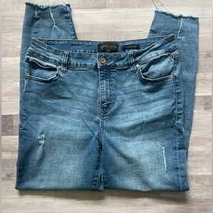 *2/$12* Kendall + Kylie jeans. EUC! Size 31